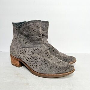 Ugg Malindi Grey Perforated Suede Ankle Booties Size 8.5 Women’s